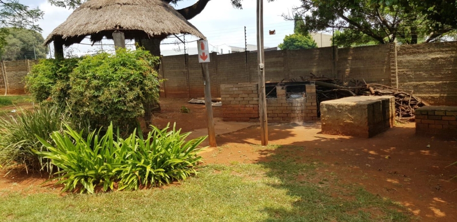 1 Bedroom Property for Sale in Rhodesfield Gauteng