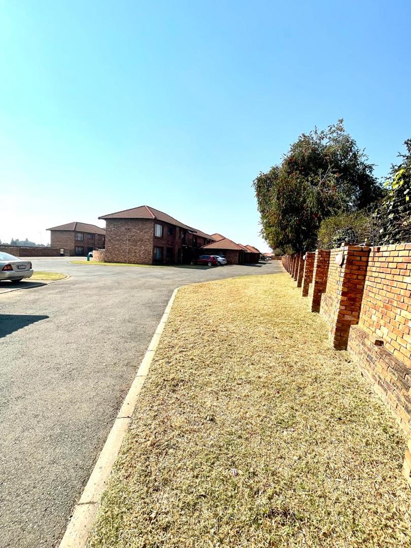 3 Bedroom Property for Sale in Edleen Gauteng