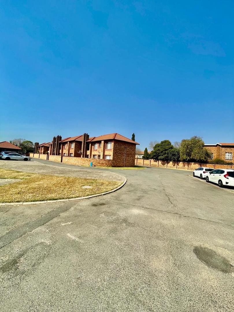 3 Bedroom Property for Sale in Edleen Gauteng
