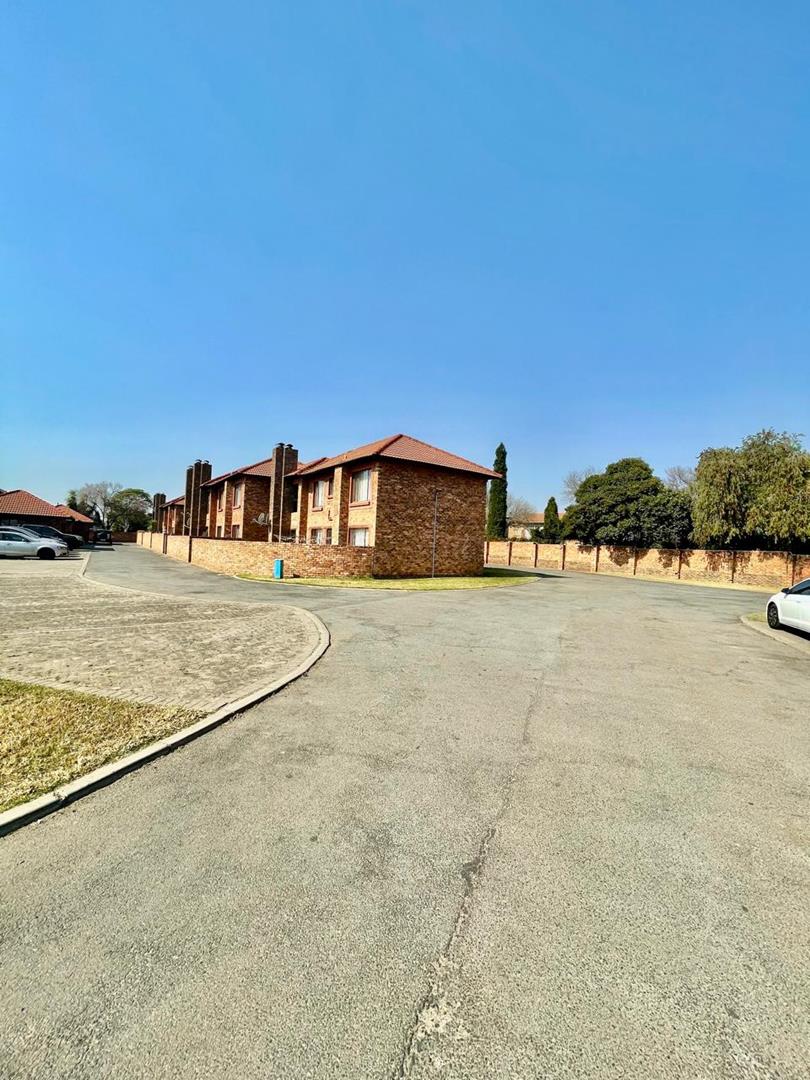 3 Bedroom Property for Sale in Edleen Gauteng