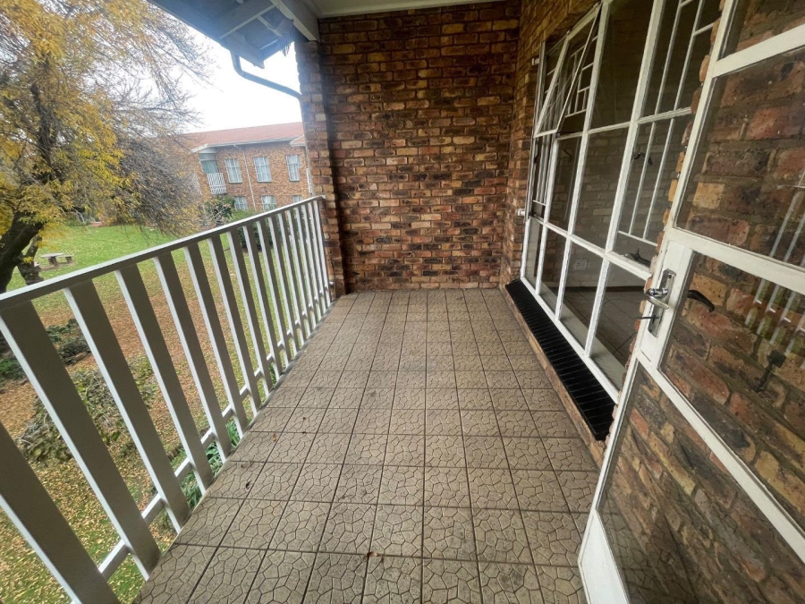 2 Bedroom Property for Sale in Edleen Gauteng