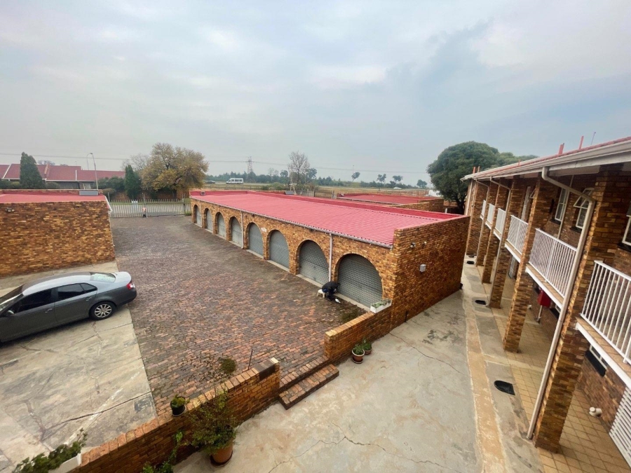 2 Bedroom Property for Sale in Edleen Gauteng