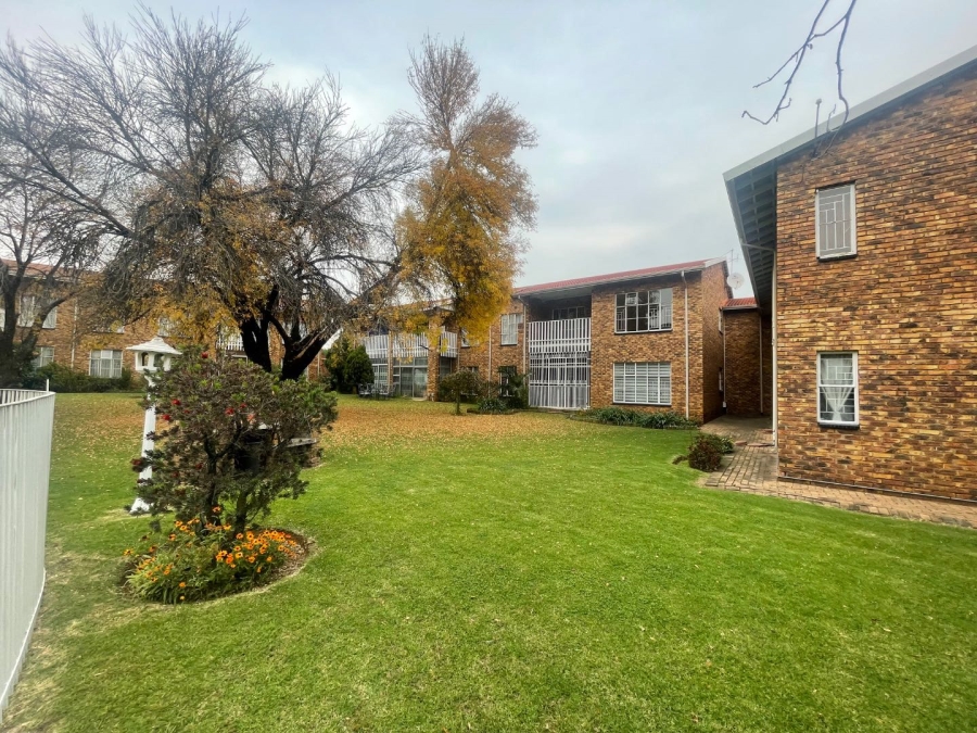 2 Bedroom Property for Sale in Edleen Gauteng