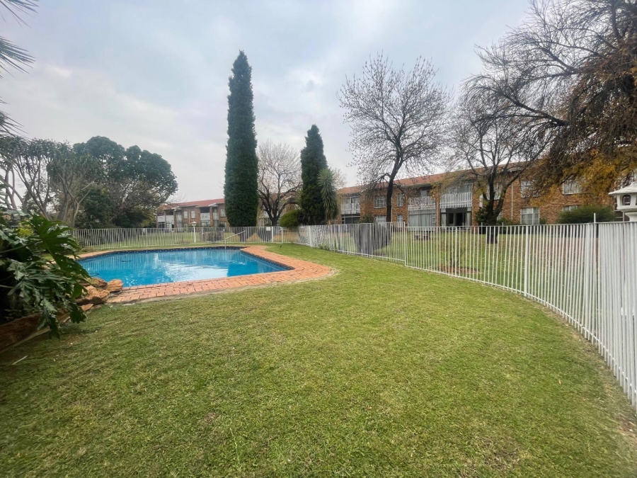 2 Bedroom Property for Sale in Edleen Gauteng