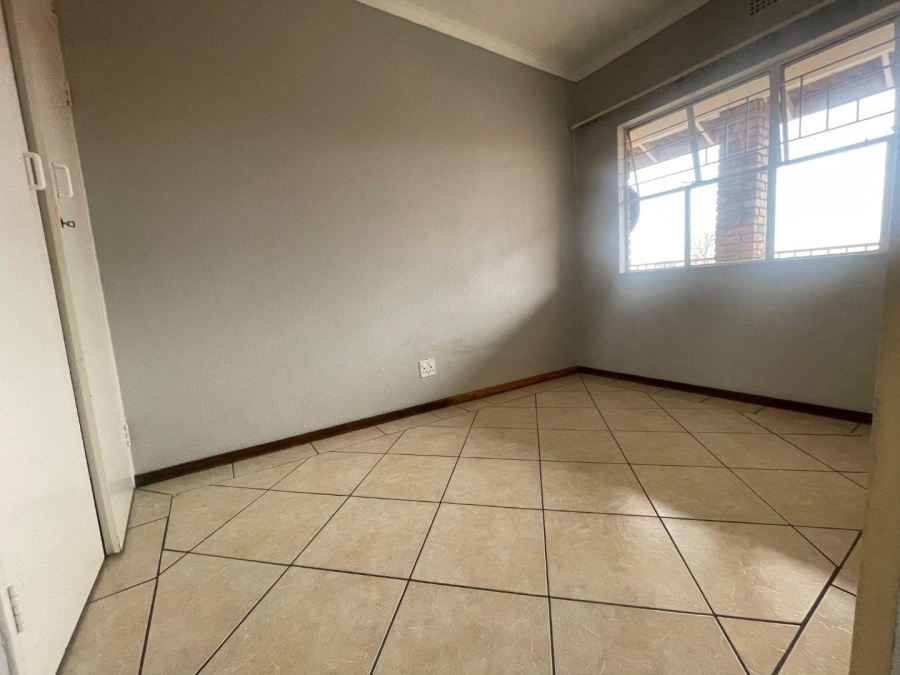 2 Bedroom Property for Sale in Edleen Gauteng