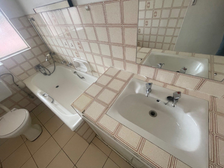 2 Bedroom Property for Sale in Edleen Gauteng