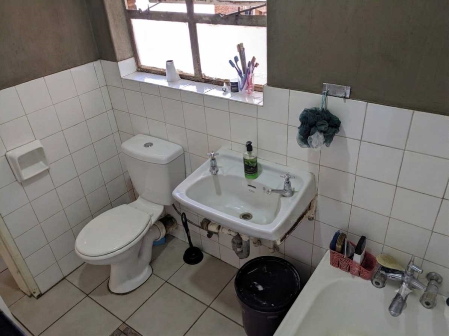 1 Bedroom Property for Sale in Windsor East Gauteng