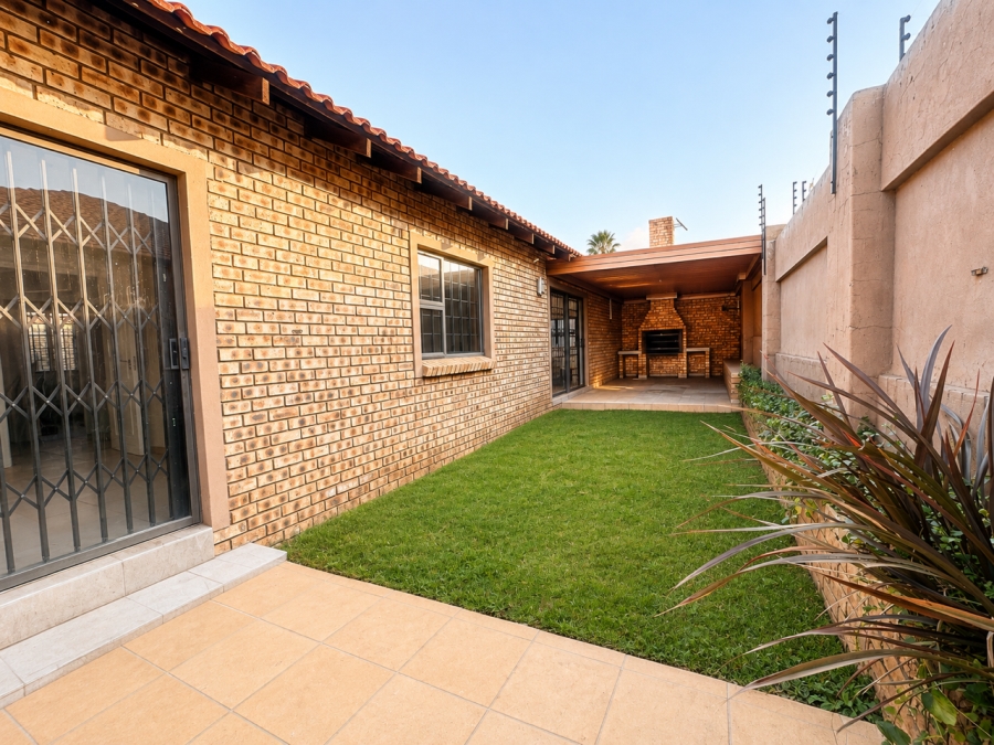 3 Bedroom Property for Sale in New Redruth Gauteng