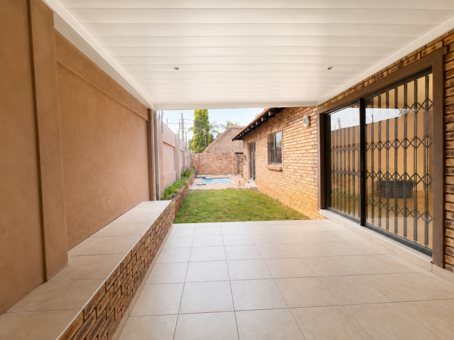 3 Bedroom Property for Sale in New Redruth Gauteng