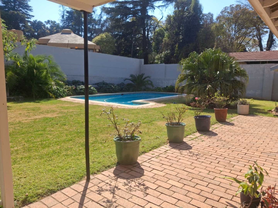 To Let 4 Bedroom Property for Rent in Illovo Gauteng