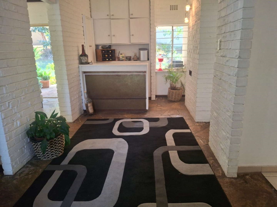 To Let 4 Bedroom Property for Rent in Illovo Gauteng