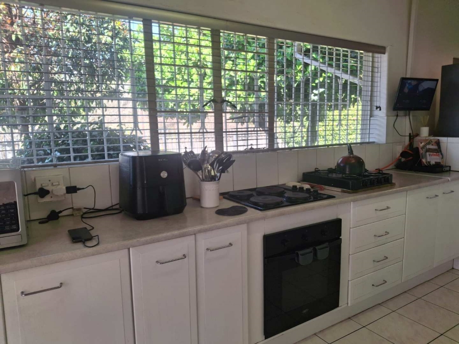 To Let 4 Bedroom Property for Rent in Illovo Gauteng