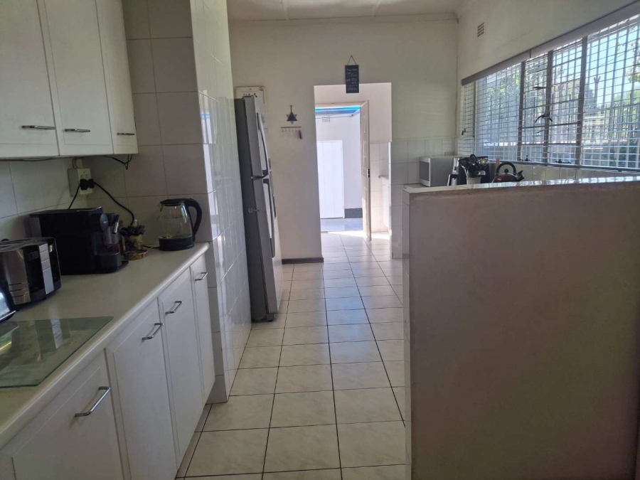 To Let 4 Bedroom Property for Rent in Illovo Gauteng