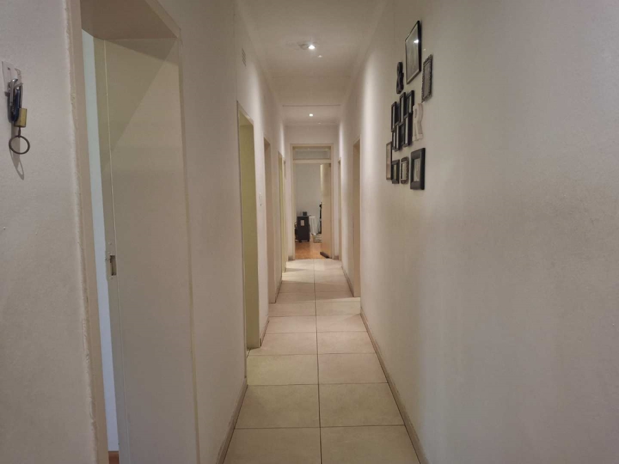 To Let 4 Bedroom Property for Rent in Illovo Gauteng