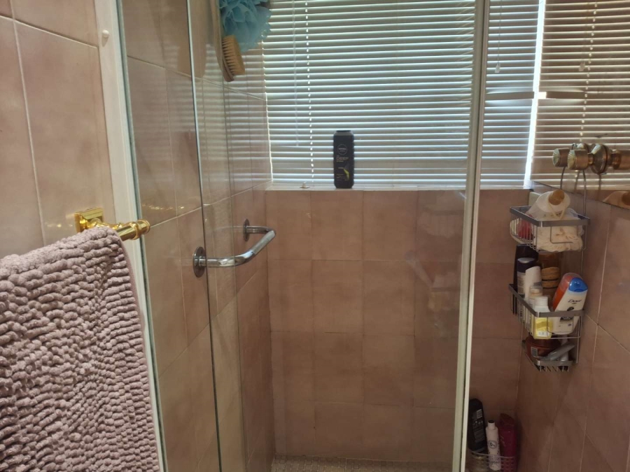 To Let 4 Bedroom Property for Rent in Illovo Gauteng