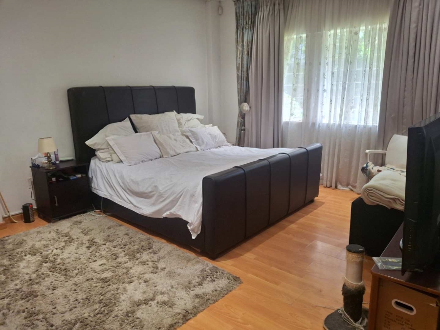 To Let 4 Bedroom Property for Rent in Illovo Gauteng