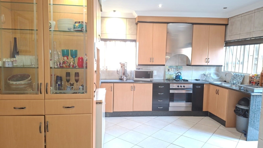5 Bedroom Property for Sale in Sydenham Gauteng