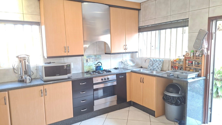 5 Bedroom Property for Sale in Sydenham Gauteng