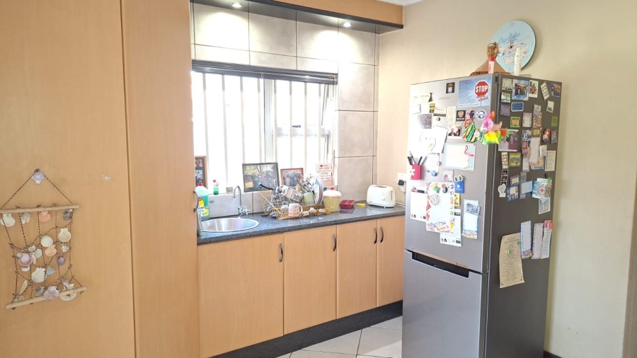 5 Bedroom Property for Sale in Sydenham Gauteng
