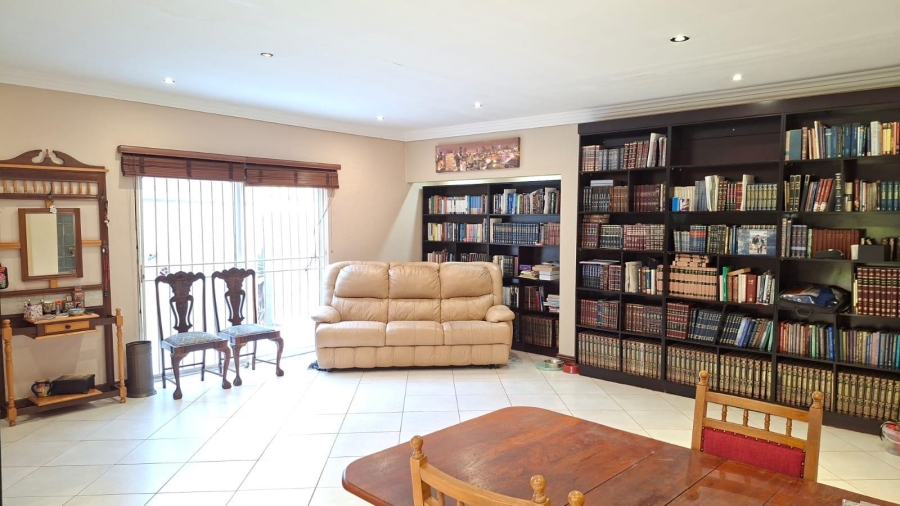 5 Bedroom Property for Sale in Sydenham Gauteng