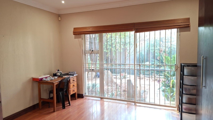 5 Bedroom Property for Sale in Sydenham Gauteng