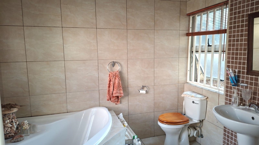 5 Bedroom Property for Sale in Sydenham Gauteng