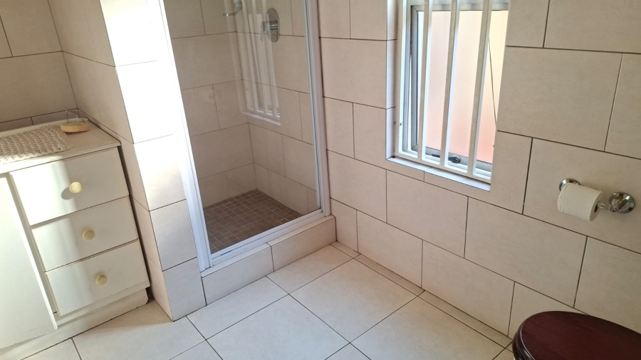 5 Bedroom Property for Sale in Sydenham Gauteng