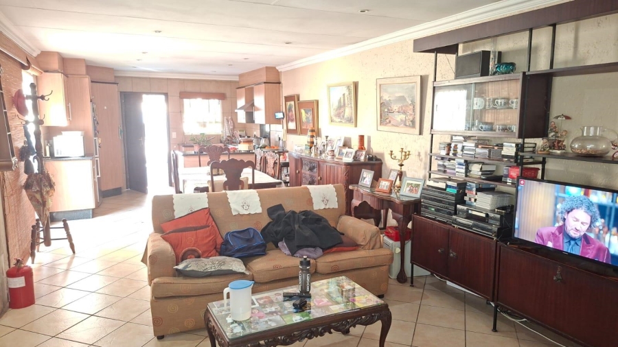 5 Bedroom Property for Sale in Sydenham Gauteng