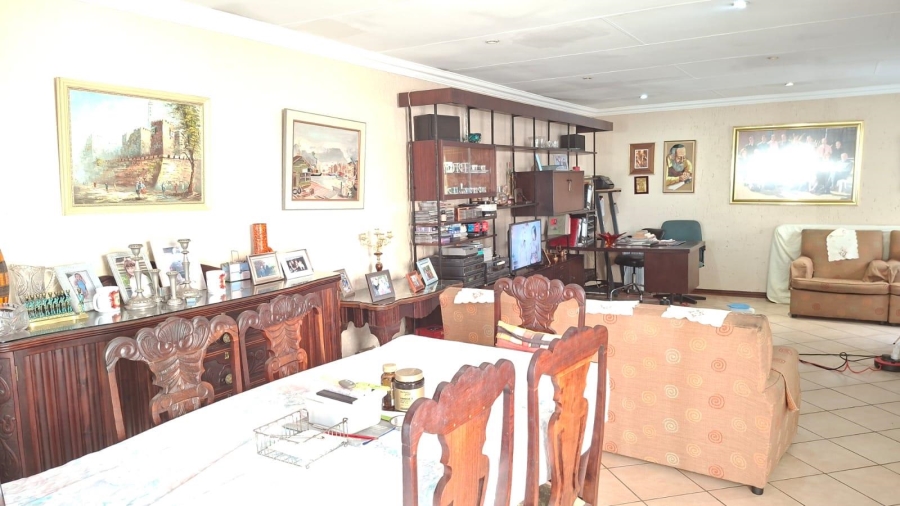 5 Bedroom Property for Sale in Sydenham Gauteng