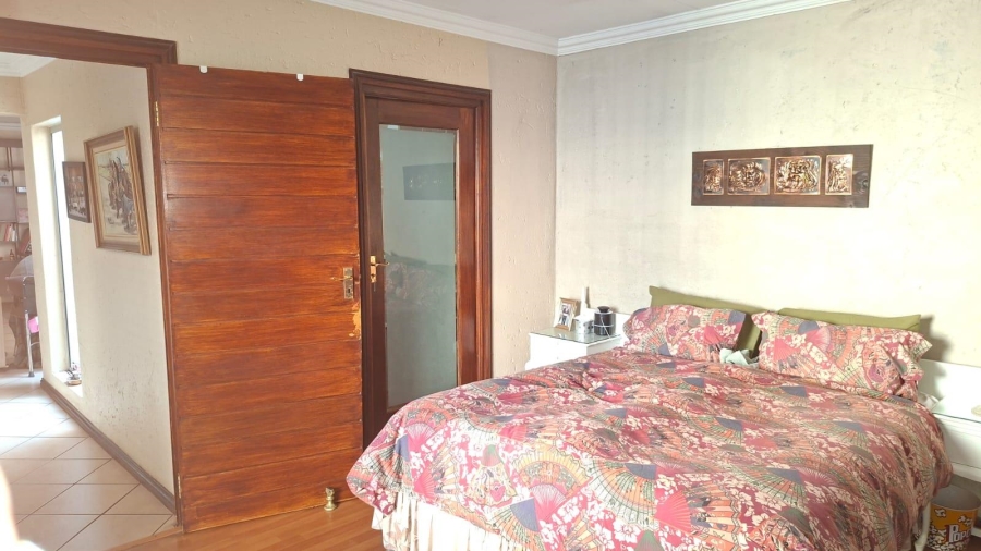 5 Bedroom Property for Sale in Sydenham Gauteng