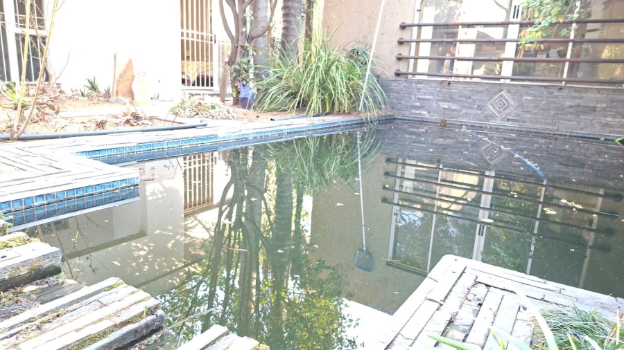 5 Bedroom Property for Sale in Sydenham Gauteng