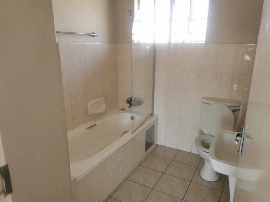 1 Bedroom Property for Sale in Elardus Park Gauteng