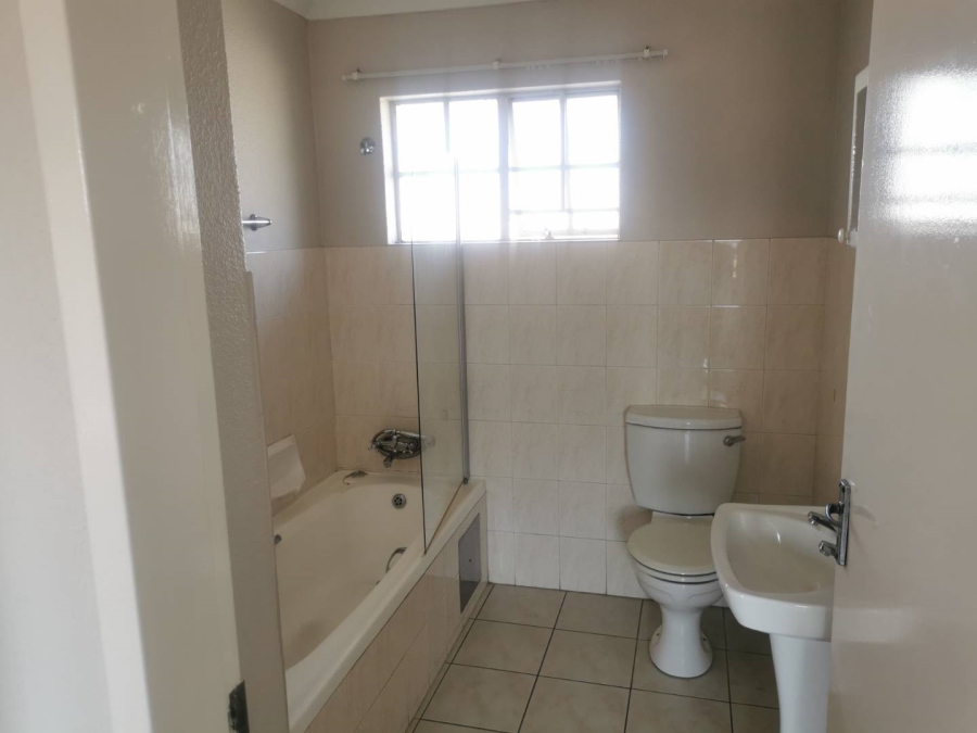1 Bedroom Property for Sale in Elardus Park Gauteng