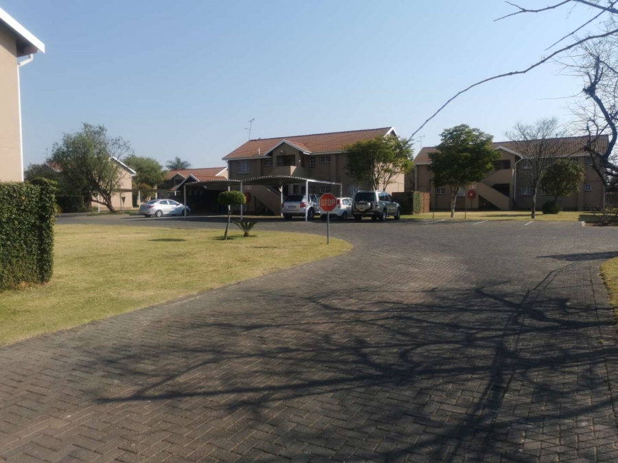 1 Bedroom Property for Sale in Elardus Park Gauteng