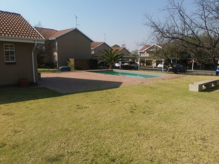 1 Bedroom Property for Sale in Elardus Park Gauteng