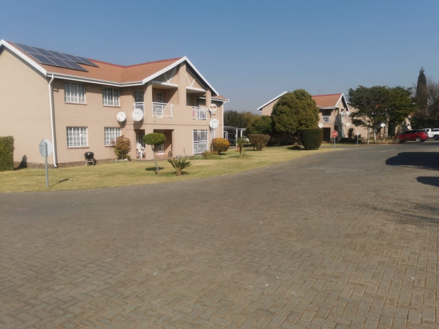 1 Bedroom Property for Sale in Elardus Park Gauteng