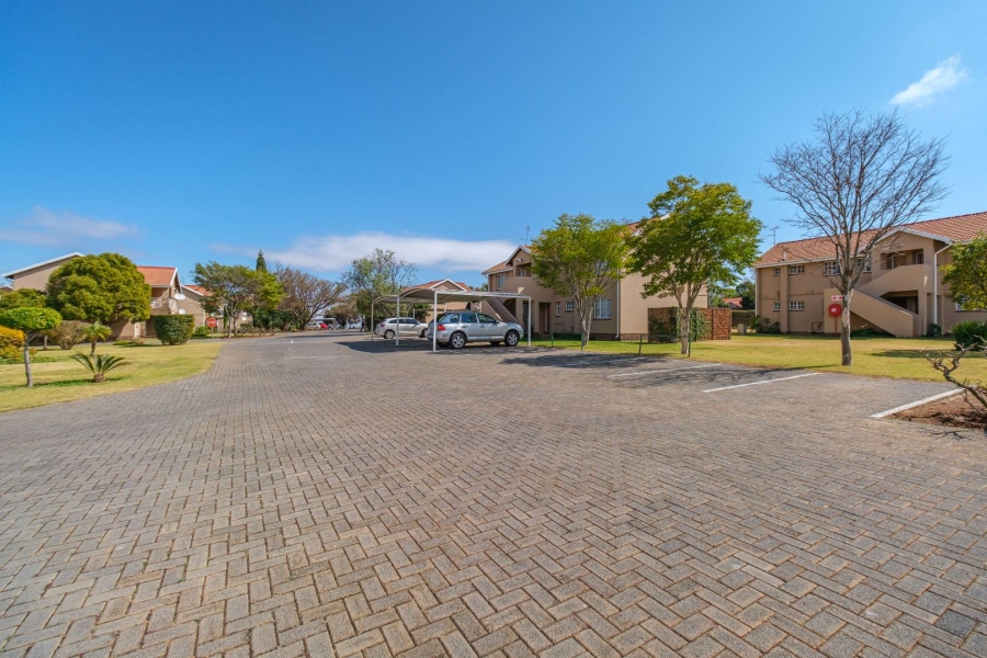 1 Bedroom Property for Sale in Elardus Park Gauteng
