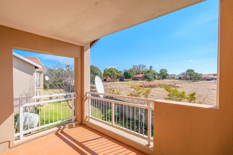 1 Bedroom Property for Sale in Elardus Park Gauteng