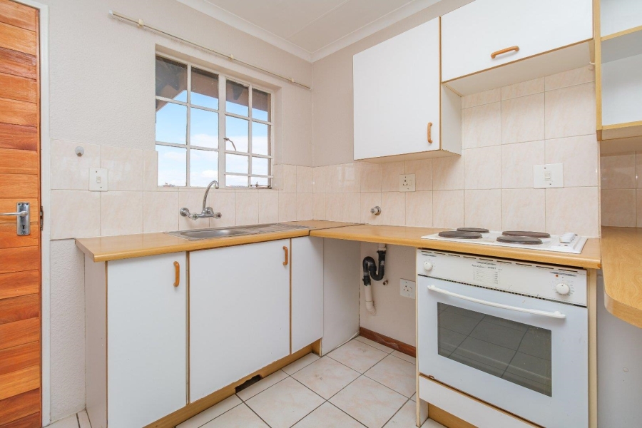1 Bedroom Property for Sale in Elardus Park Gauteng
