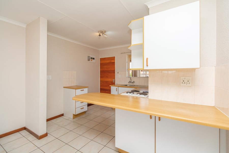 1 Bedroom Property for Sale in Elardus Park Gauteng