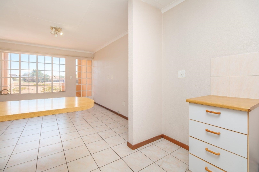 1 Bedroom Property for Sale in Elardus Park Gauteng