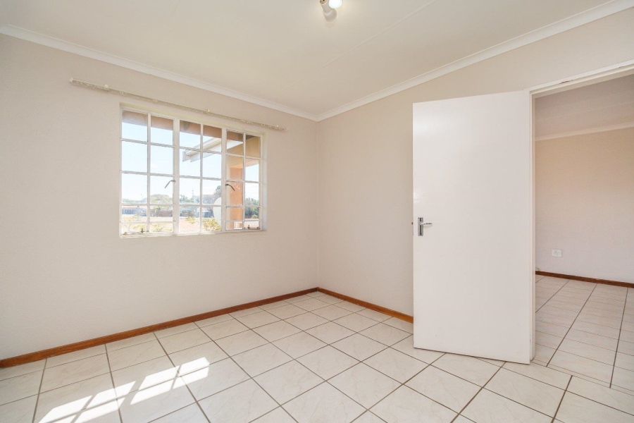 1 Bedroom Property for Sale in Elardus Park Gauteng