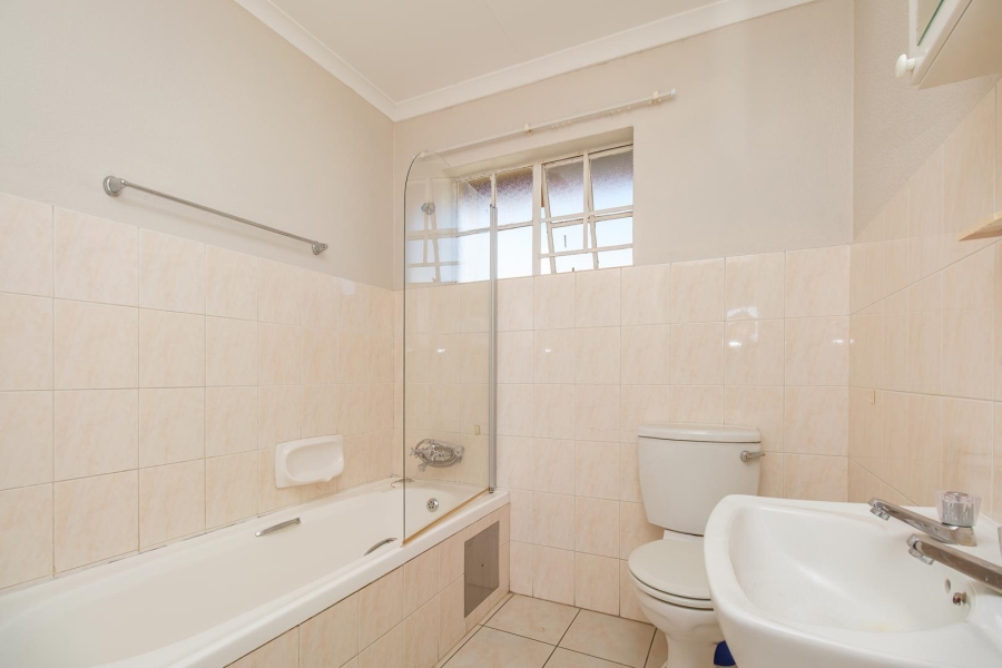 1 Bedroom Property for Sale in Elardus Park Gauteng