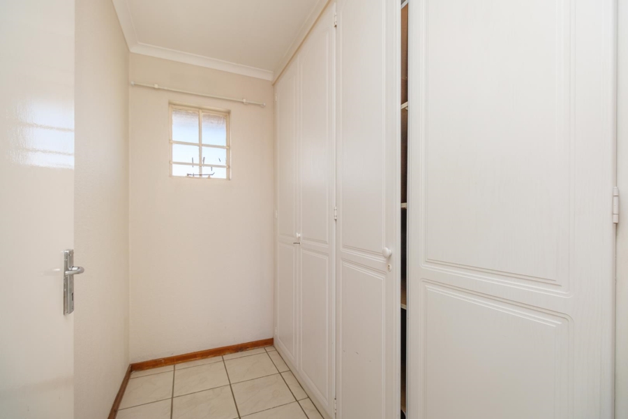 1 Bedroom Property for Sale in Elardus Park Gauteng