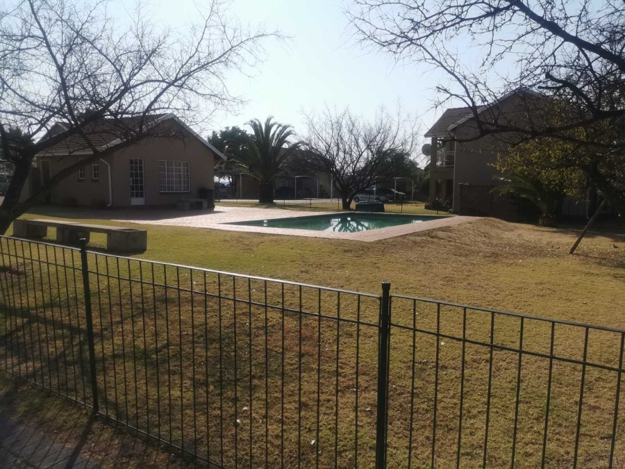 2 Bedroom Property for Sale in Elardus Park Gauteng