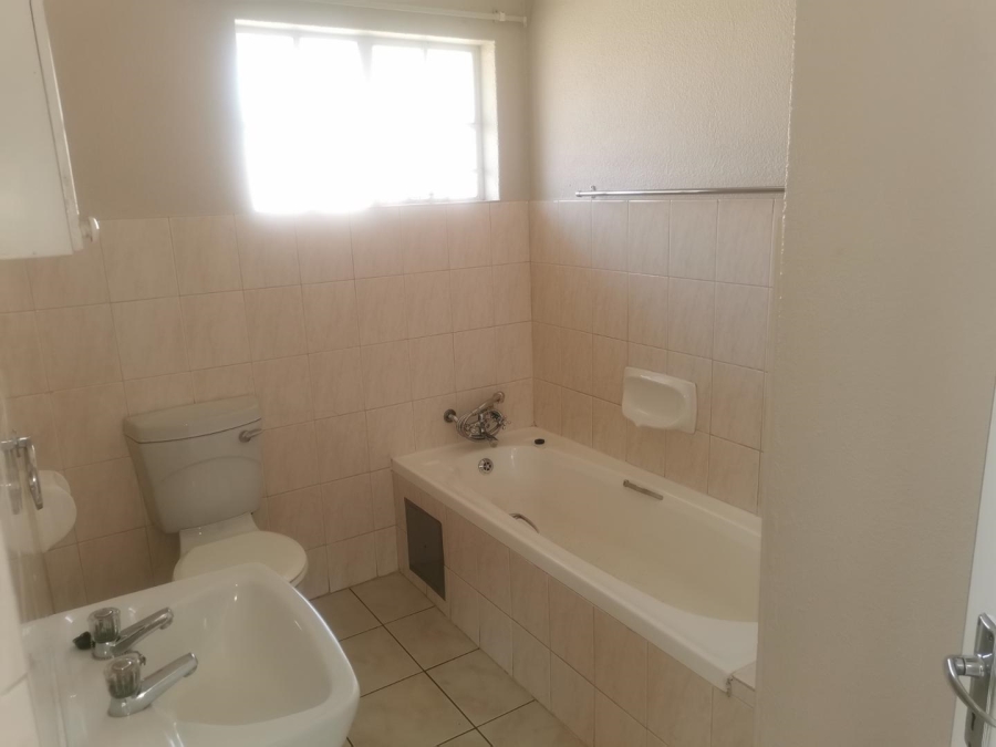2 Bedroom Property for Sale in Elardus Park Gauteng