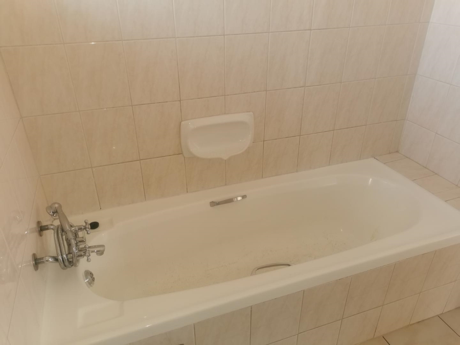 2 Bedroom Property for Sale in Elardus Park Gauteng