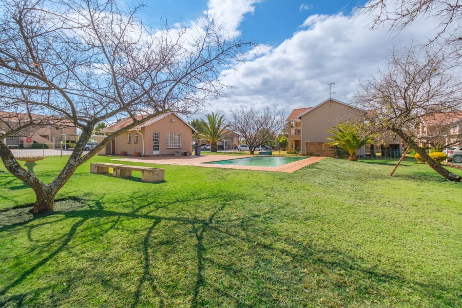2 Bedroom Property for Sale in Elardus Park Gauteng