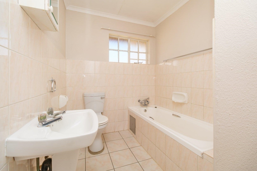 2 Bedroom Property for Sale in Elardus Park Gauteng