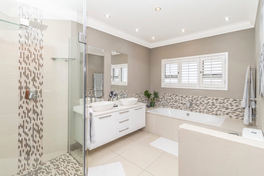 4 Bedroom Property for Sale in Kyalami Estates Gauteng